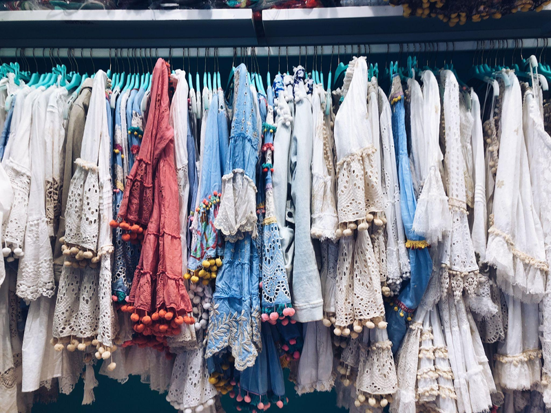 A Complete Guide to the Benefits of Wholesale Clothing